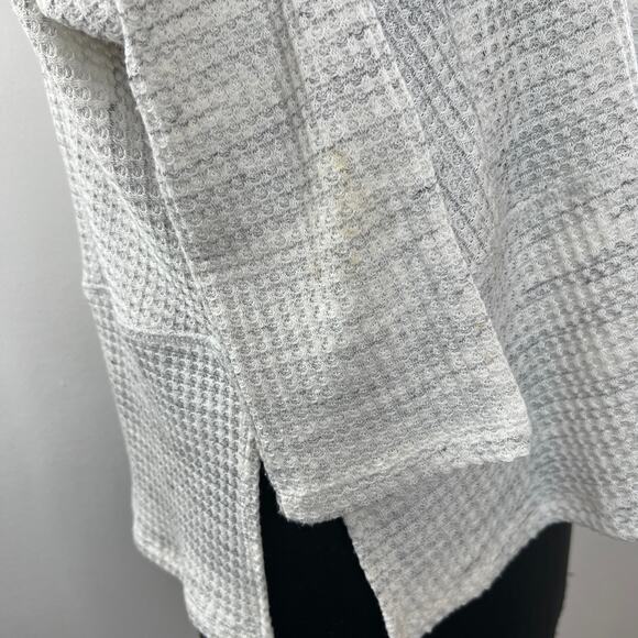 SUNDAY IN BROOKLYN Gray Waffle Knit V-Neck Button Front Pullover Sweater Size M - Picture 7 of 11